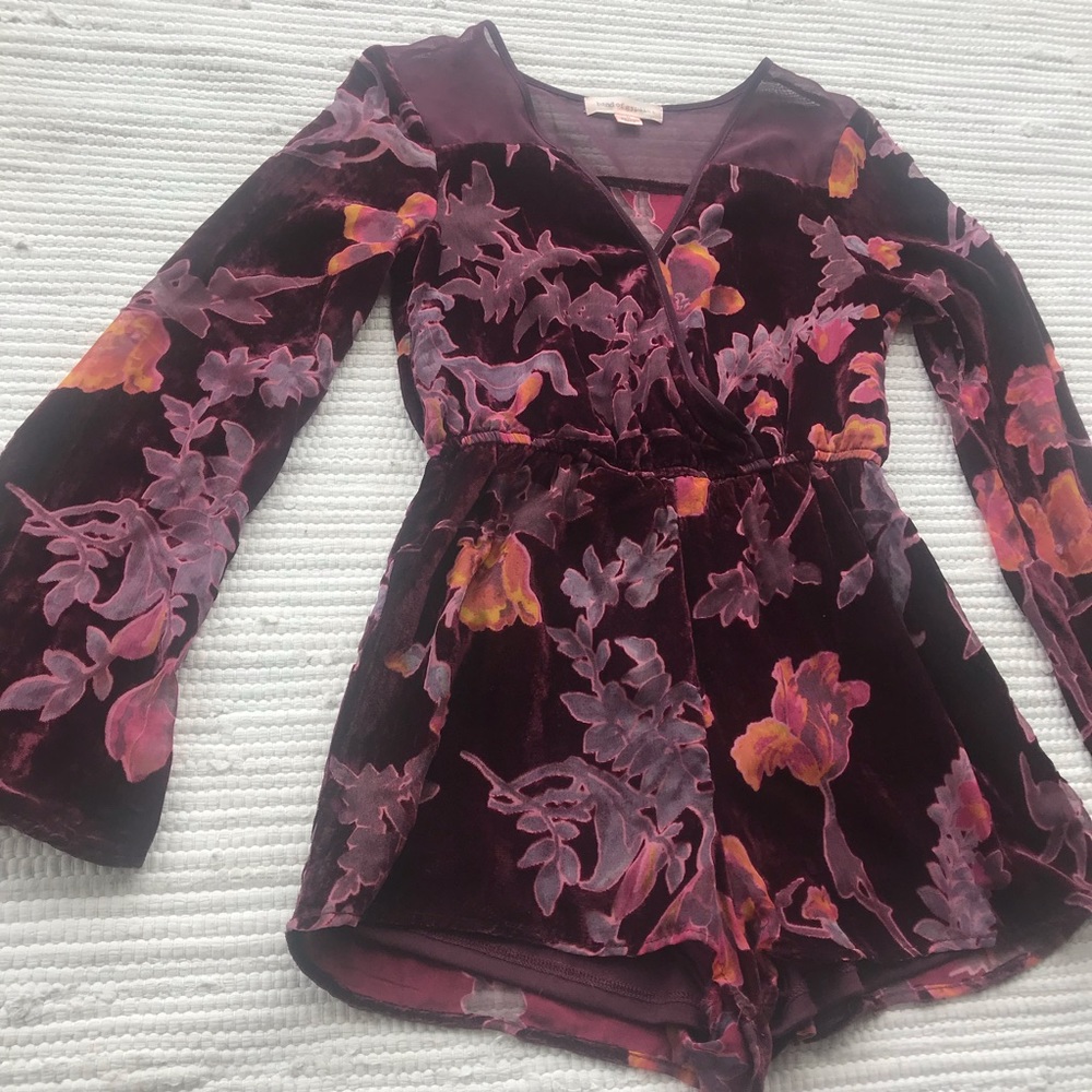 Band of Gypsies Velvet Floral Romper XS Boho Flowy Sleeve Chic